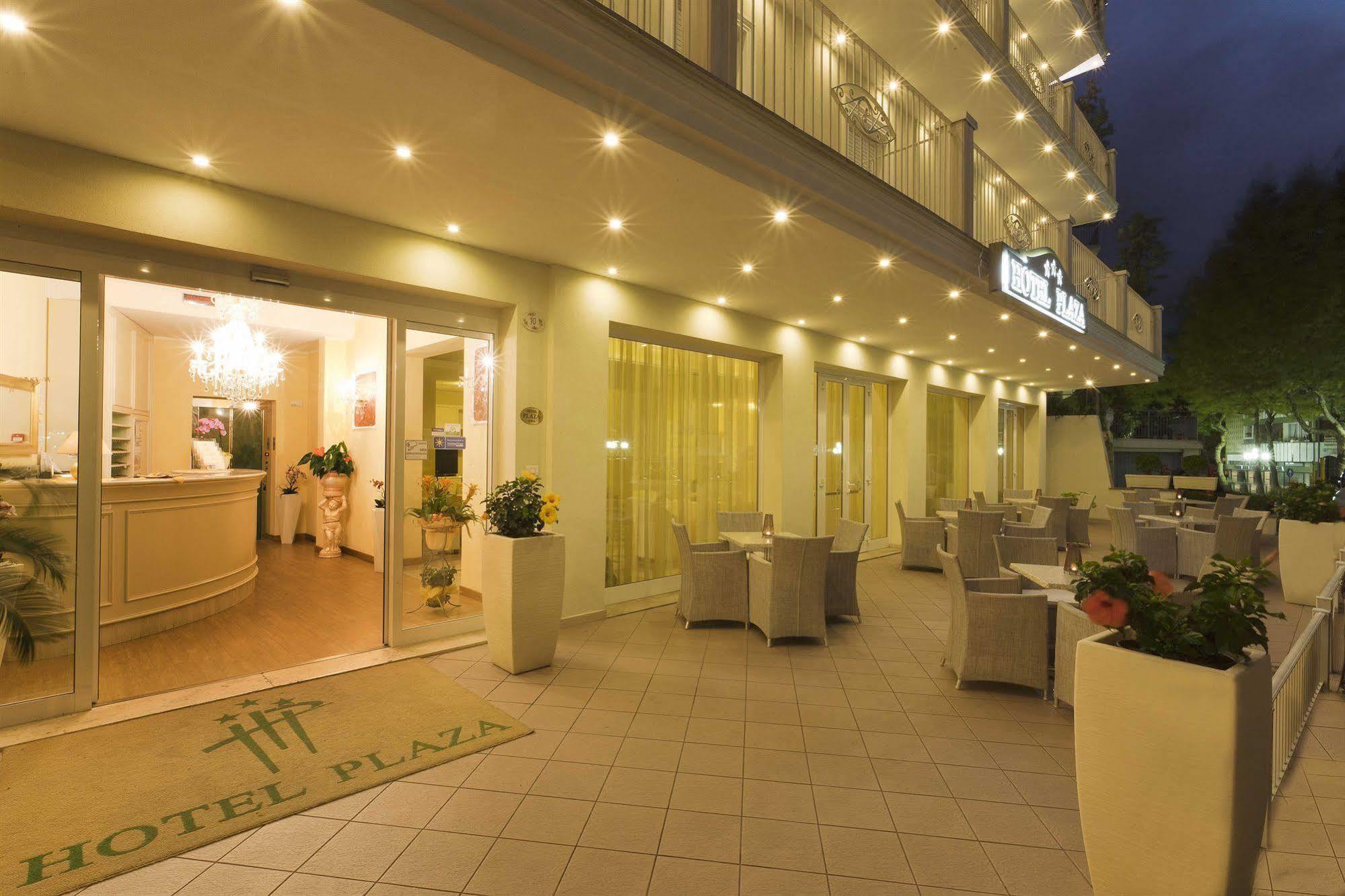 Hotel Plaza กาบิชเชมาเร ภายนอก รูปภาพ