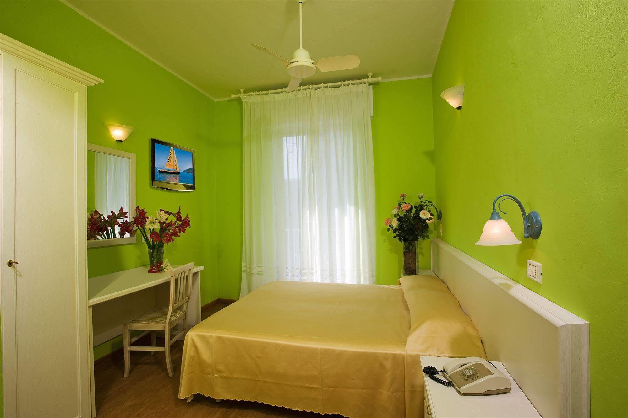 Hotel Plaza กาบิชเชมาเร ภายนอก รูปภาพ