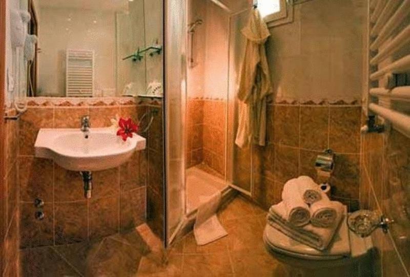 Hotel Plaza กาบิชเชมาเร ภายนอก รูปภาพ